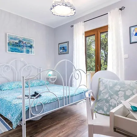 Emanuel Comfortable Holiday * Barban