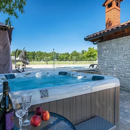 Emanuel Comfortable Holiday Villa *